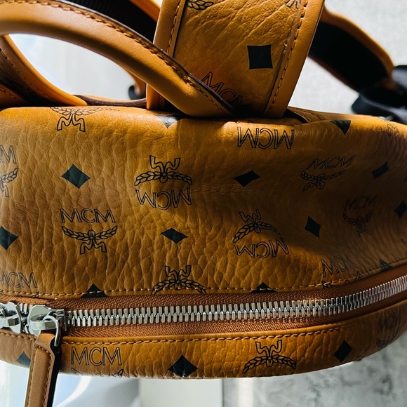 MCM Large Tricolor Backpack - Picture 7 of 10